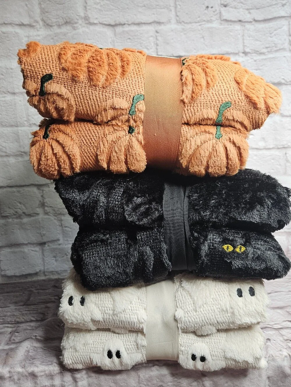 Viral Tik Tok Costco Halloween Blankets Lot Of 3 New Cat Ghost Pumpkins Throw